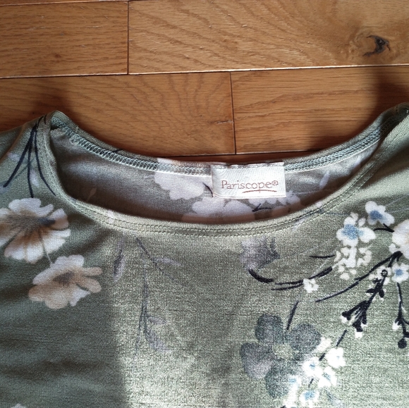 Women's top - Picture 3 of 3